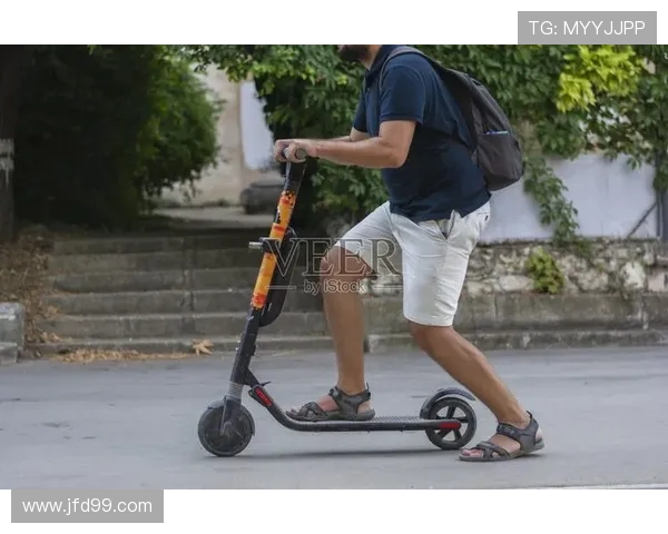 李芳独家分享滑板心得与技巧助你轻松掌握滑板运动的乐趣与挑战